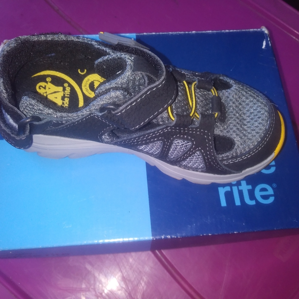 Stride Rite Made2Play Toddler and Little Boys Scou